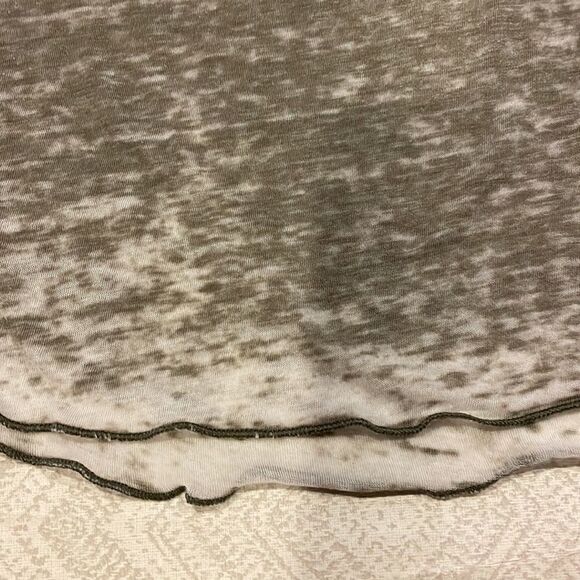 Chaser Women’s Grey/Army Green V Neck Open Back T-Shirt - Picture 2 of 7